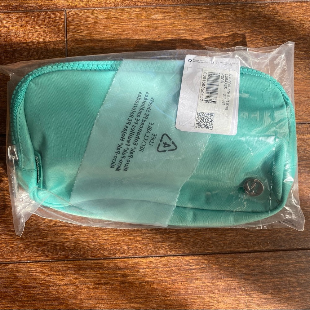 NWT Lululemon Everywhere Bag Paradise Green - Picture 7 of 12